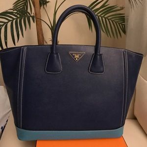 Prada Large Tote Saffiano Lux